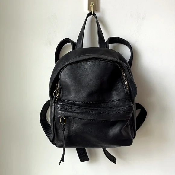 champion advocate mini backpack Life – runnwalk Side pockets for easy Size:25 lb - #1.2 Laptop Bags vs. Backpacks: _gender_gender neutral